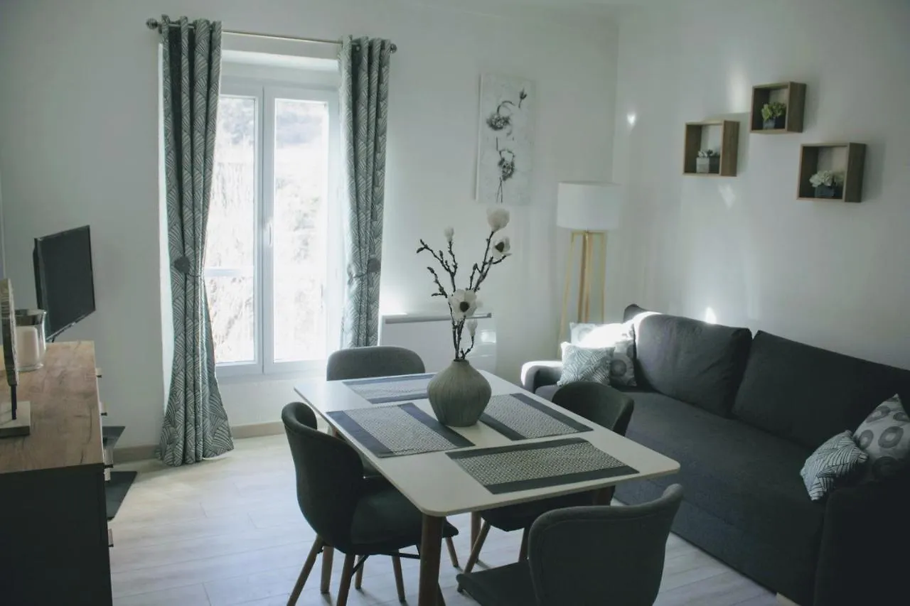 Charmant Appartement Au Coeur Des Gres D Annot Apartment