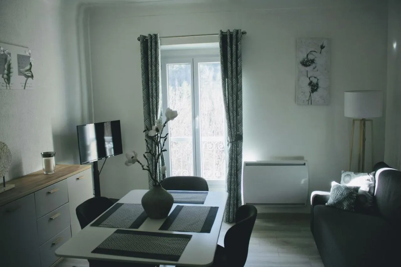 Apartment Charmant Appartement Au Coeur Des Gres D Annot